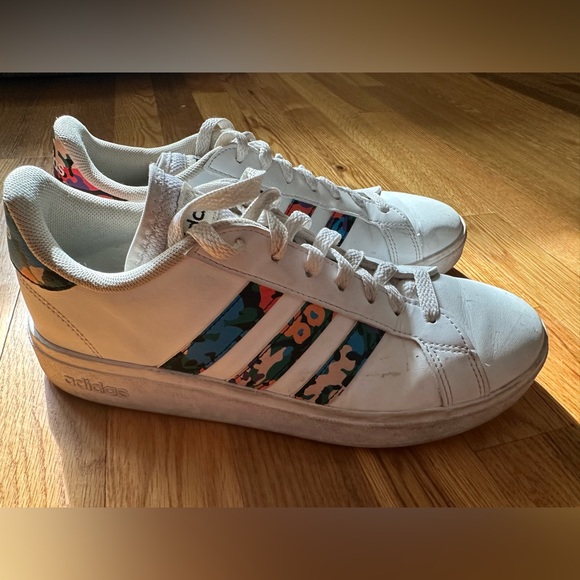 Adidas GRAND COURT BASE LIFESTYLE COURT CASUAL SHOES size 7.5 worn in doors only - Picture 4 of 7